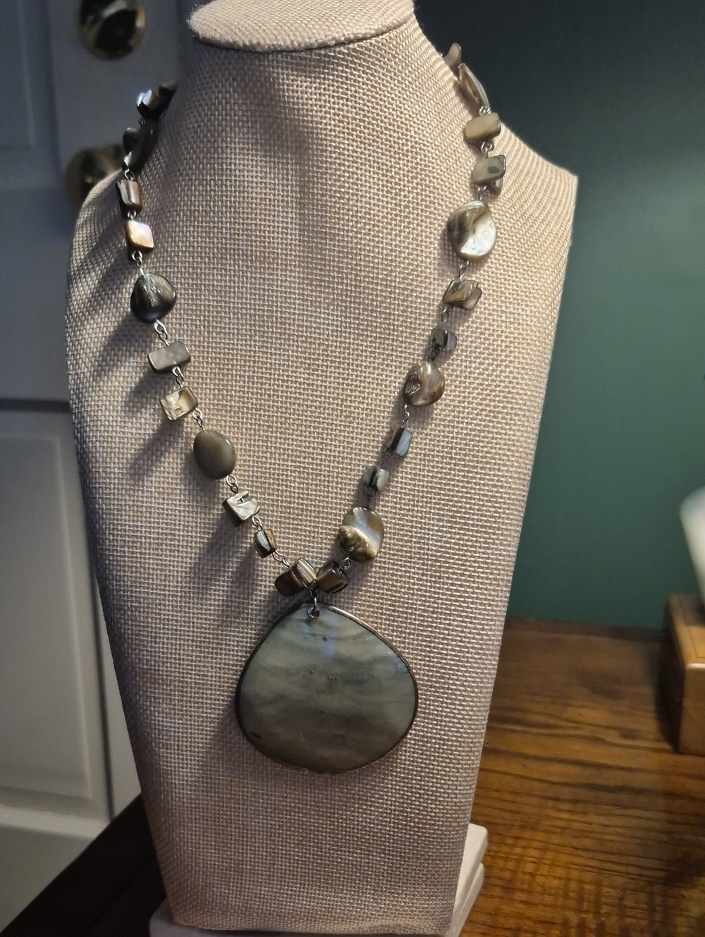 Gray Mother-of-Pearl Pendant Necklace